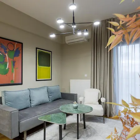 Urban Oasis Diamond 16th Floor , Center, Free Private Parking Apartment *