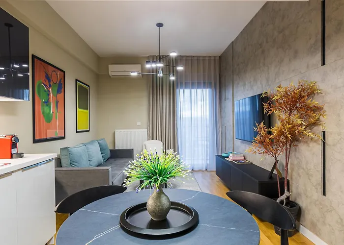 Апартаменти Urban Oasis Diamond 16th Floor , Center, Free Private Parking